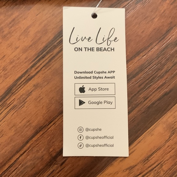 CUPSHE NWT leather look leggings. Size large - Picture 3 of 5